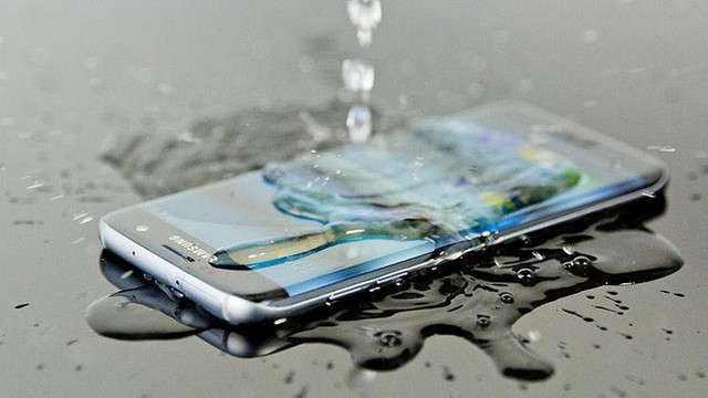 Samsung hoàn toàn có thể đem tính năng chống nước xuống dòng Galaxy J 2018