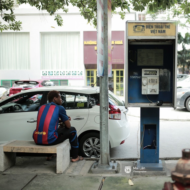 Những bốt điện thoại cuối cùng ở Hà Nội và ký ức một thời mong lắm một cuộc gọi từ trên phố - Ảnh 8.