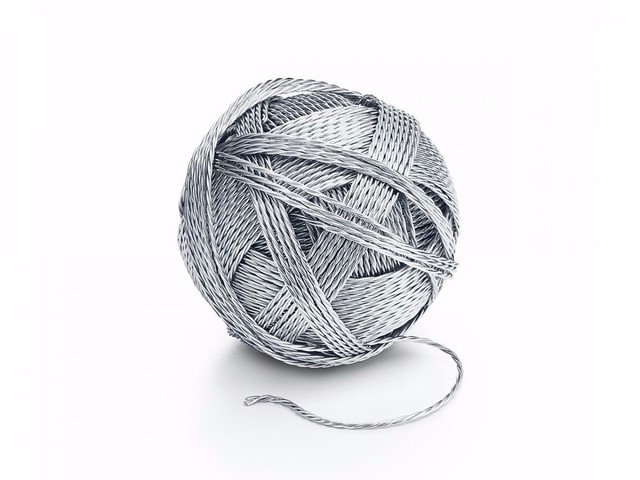 Cuộn len bằng bạc trị giá 9.000 USD
