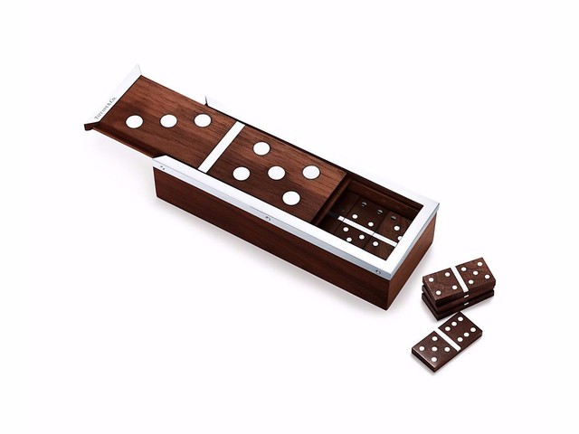 Bộ đồ chơi domino bằng gỗ hồ đào trị giá 1.500 USD