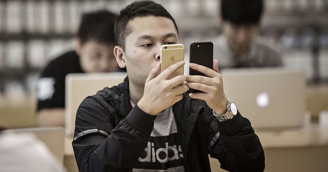 Gian thương Trung Quốc lợi dụng chính sách sửa chữa iPhone để trục lợi và khiến Apple thiệt hại hàng tỷ USD mỗi năm như thế nào? - Ảnh 2. Gian thương Trung Quốc lợi dụng chính sách sửa chữa iPhone để trục lợi và khiến Apple thiệt hại hàng tỷ USD mỗi năm như thế nào? - Ảnh 2.