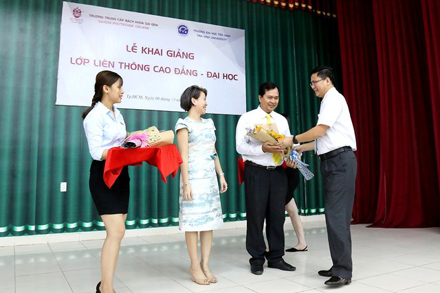 Pharmacity chú trọng phát triển dược sĩ chất lượng cao, tiên phong triển khai chương trình hợp tác đào tạo liên thông Cao đẳng, Đại học - Ảnh 2. Pharmacity chú trọng phát triển dược sĩ chất lượng cao, tiên phong triển khai chương trình hợp tác đào tạo liên thông Cao đẳng, Đại học - Ảnh 2.