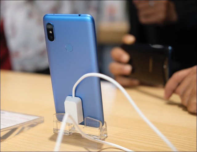 Phân khúc smartphone tầm trung tiếp tục nóng - Ảnh 4.