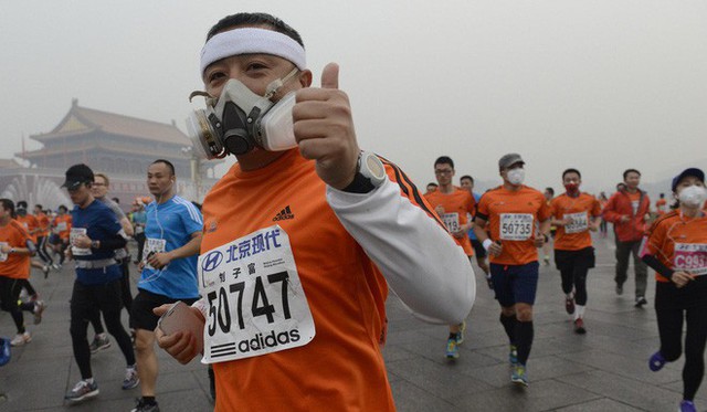 Phòng gym ở Trung Quốc phải lọc không khí và bơm thêm oxy để chống lại ô nhiễm - Ảnh 1.