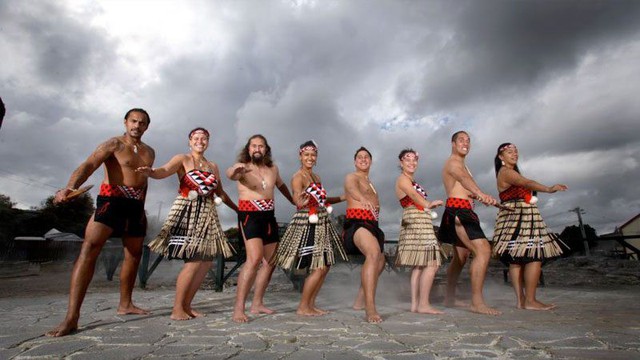 Quá ẩu khi sử dụng ngôn ngữ bản địa, Coca-Cola chào người Maori ở New Zealand không thể kinh khủng hơn: Xin chào, cái chết - Ảnh 2.