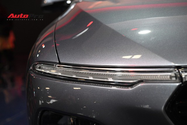 HOT: Chi tiết ngoại thất sedan VinFast LUX A2.0 vừa ra mắt hoành tráng tại Paris Motor Show 2018 - Ảnh 3.