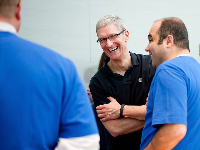 Sở hữu công ty trị giá hơn 1.000 tỷ USD, CEO Tim Cook vẫn dậy sớm và nhận 700 e-mail mỗi ngày - Ảnh 8.