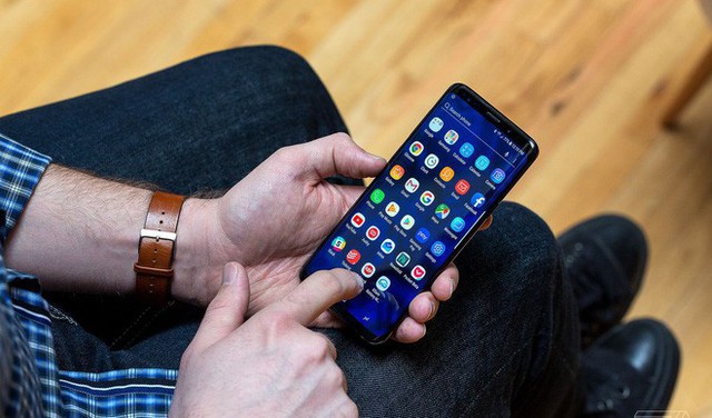 Google tính phí cắt cổ đến 40 USD cho mỗi chiếc điện thoại Android bán ở châu Âu có cài đặt Gmail, Chrome... - Ảnh 1. Google tính phí cắt cổ đến 40 USD cho mỗi chiếc điện thoại Android bán ở châu Âu có cài đặt Gmail, Chrome... - Ảnh 1.