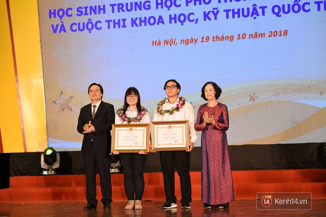 Nữ sinh 2000 giành HCV Olympic Sinh học Quốc tế, đạt kỷ lục thí sinh có điểm thi cao nhất thế giới: Ba lô đến trường nặng 8kg toàn là sách vở - Ảnh 6.