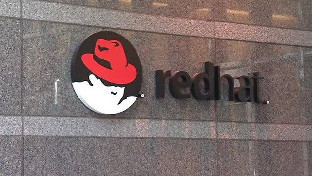Thâu tóm Red Hat để bổ sung sức mạnh, IBM gián tiếp thừa nhận mình đang hụt hơi trước Amazon và Microsoft trên đám mây - Ảnh 2.