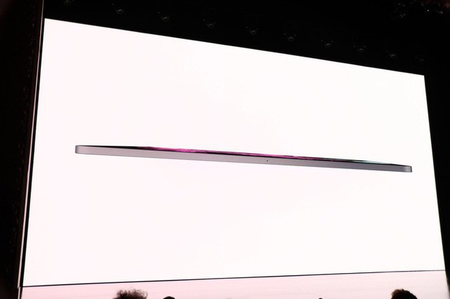 Apple giới thiệu iPad Pro mới, khung vát phẳng như iPhone 5, có Face ID, 4 viền màn hình mỏng đều, bút Apple Pencil mới sạc không dây, giá từ 799 USD - Ảnh 8. Apple giới thiệu iPad Pro mới, khung vát phẳng như iPhone 5, có Face ID, 4 viền màn hình mỏng đều, bút Apple Pencil mới sạc không dây, giá từ 799 USD - Ảnh 8.