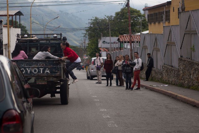 Venezuela: Tỷ lệ tự sát tăng cao do người dân bất lực trước cuộc sống - Ảnh 2.