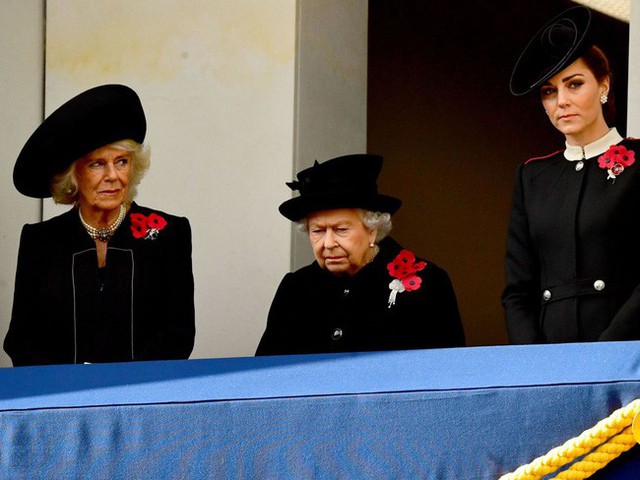 Khoảnh khắc bà Camilla liếc mắt nhìn con dâu gây sốt dư luận nhưng cách Công nương Kate đáp trả mới là đỉnh cao - Ảnh 4.