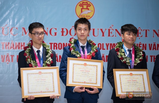 Người Việt đầu tiên giành HCV Olympic Thiên văn học Quốc tế: BTC không công nhận kết quả do lời giải hay hơn đáp án, phải phản biện giành lại huy chương - Ảnh 2.