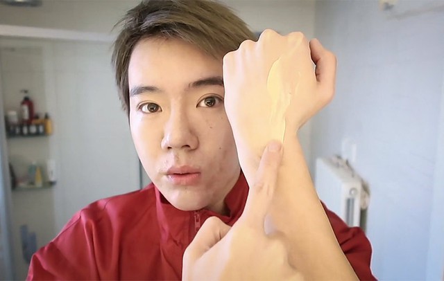 Đàn ông Trung Quốc ngày càng thích tô son, quan điểm đẹp trai là phải hơi mái nở rộ - Ảnh 1. Đàn ông Trung Quốc ngày càng thích tô son, quan điểm đẹp trai là phải hơi mái nở rộ - Ảnh 1.