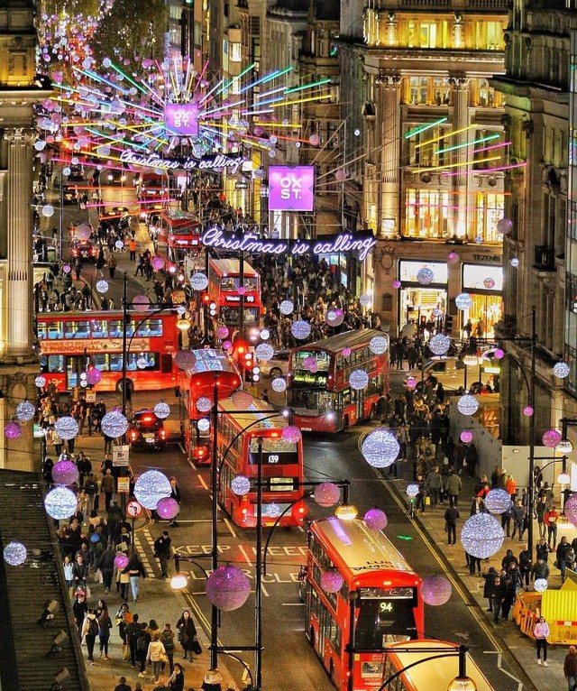 Những khoảnh khắc giao mùa ở London: Cả thành phố được trang hoàng lộng lẫy cho mùa Giáng sinh đang đến - Ảnh 1.