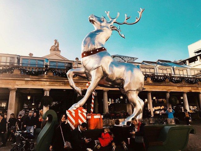 Những khoảnh khắc giao mùa ở London: Cả thành phố được trang hoàng lộng lẫy cho mùa Giáng sinh đang đến - Ảnh 17.