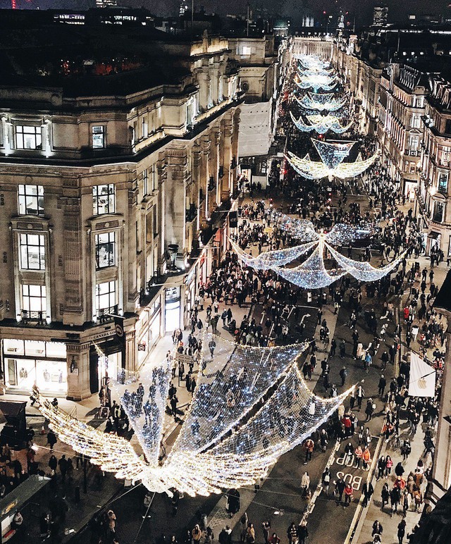 Những khoảnh khắc giao mùa ở London: Cả thành phố được trang hoàng lộng lẫy cho mùa Giáng sinh đang đến - Ảnh 8.