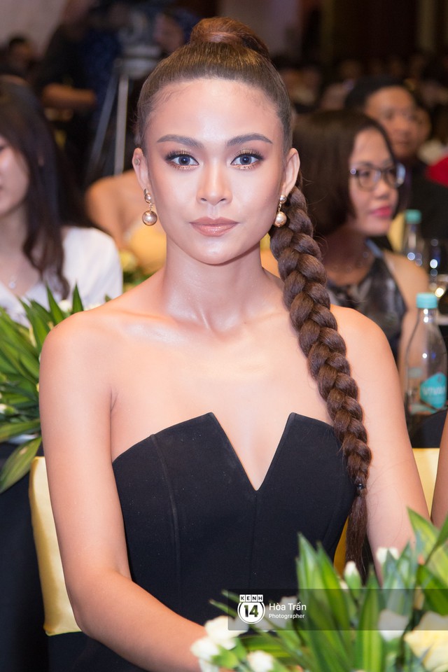 HHen Niê chính thức lựa chọn Bánh mì là trang phục dân tộc mang đến Miss Universe 2018 - Ảnh 12.