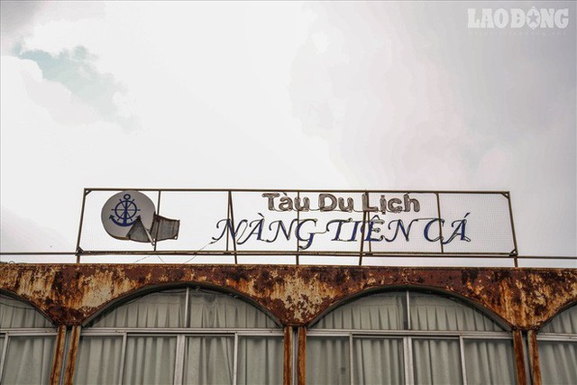 Bến du thuyền hồ Tây xa hoa một thời sao lại biến thành nghĩa địa hoang tàn thế này? - Ảnh 12. Bến du thuyền hồ Tây xa hoa một thời sao lại biến thành nghĩa địa hoang tàn thế này? - Ảnh 12.
