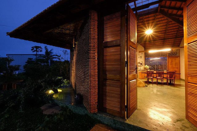 Ngôi nhà ngói ấm cúng như ngôi nhà nhỏ trên thảo nguyên của cặp vợ chồng giáo viên ở Lâm Đồng - Ảnh 3.