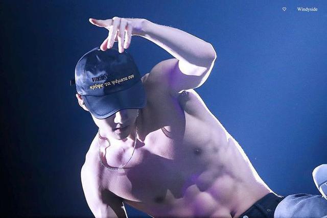 Trào lưu phẫu thuật thẩm mỹ mới: Body 6 múi sexy không cần phải tập cũng có! - Ảnh 5. Trào lưu phẫu thuật thẩm mỹ mới: Body 6 múi sexy không cần phải tập cũng có! - Ảnh 5.