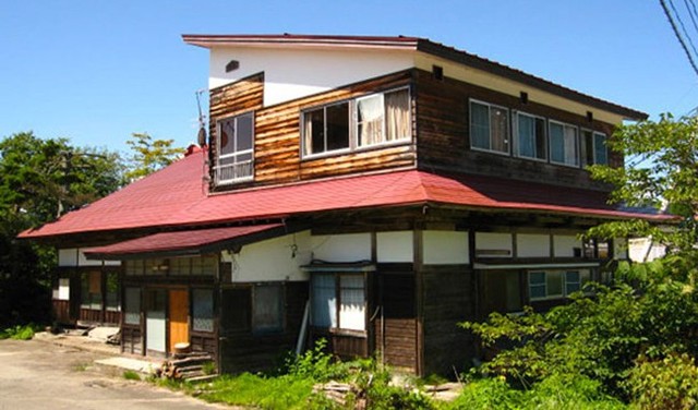 Không có người ở, nhiều tỉnh Nhật Bản tặng nhà hoang miễn phí - Ảnh 1.