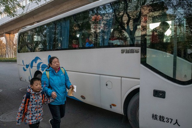 Trường học kỳ lạ ở Trung Quốc: Đào tạo những chàng trai ẻo lả, yếu ớt thành đàn ông đích thực - Ảnh 1.