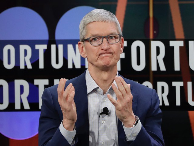 Tại sao tài sản của Tim Cook lại ít hơn rất nhiều so với của CEO Facebook và CEO Google? - Ảnh 5.