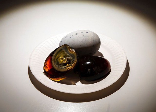 Kỳ lạ bảo tàng Thụy Điển chuyên trưng bày các món ăn khó nuốt nhất thế giới, sầu riêng và trứng vịt lộn cũng góp mặt - Ảnh 2.
