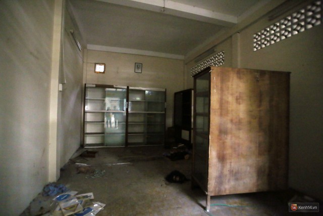 Cảnh hoang tàn bên trong ngôi trường tiểu học bị bỏ hoang hơn 3 năm ở Sài Gòn - Ảnh 19.