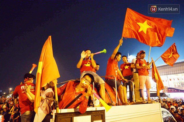 Nhìn lại chặng đường 10 năm cảm xúc của người hâm mộ với 5 dấu mốc đáng nhớ của bóng đá nam Việt Nam - Ảnh 6. Nhìn lại chặng đường 10 năm cảm xúc của người hâm mộ với 5 dấu mốc đáng nhớ của bóng đá nam Việt Nam - Ảnh 6.