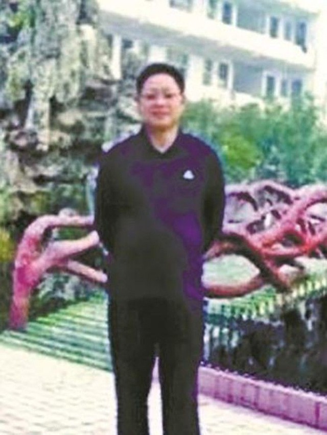 Trung Quốc: Đâm chết thầy giáo vì sợ bị thầy gọi điện về nhà thông báo tình hình học tập, nam sinh 17 tuổi nhận án chung thân - Ảnh 2.
