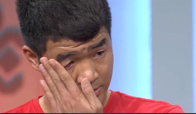 Vài giờ đồng hồ trước chung kết AFF Cup, cầu thủ ĐT Việt Nam gây xúc động với cuộc gặp gỡ cậu bé ung thư - Ảnh 3.