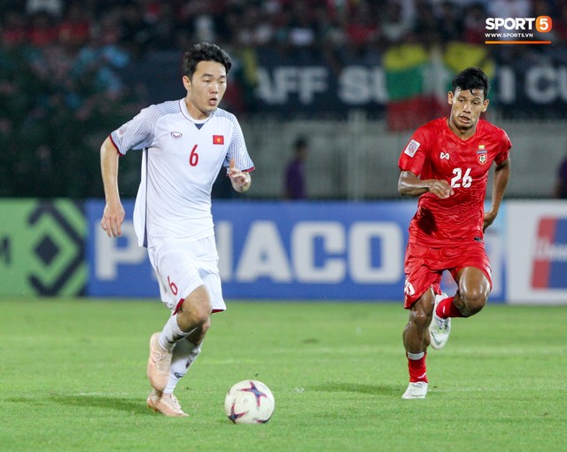 Những nghi thức cầu may của đội tuyển Việt Nam tại AFF Cup 2018 - Ảnh 8.