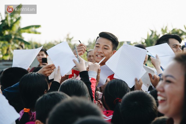 Đỗ Duy Mạnh: Chuyện cậu bé nhặt bóng 10 năm trước và người hùng sau vô địch AFF Cup 2018 - Ảnh 28.