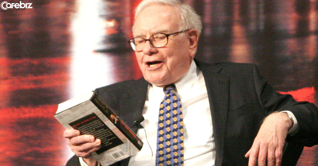 Tò mò làm theo lời tỷ phú Warren Buffett, tôi đã đọc 200 đầu sách trong 1 năm: Và kết quả, tôi đã nghỉ việc, từ bỏ bàn làm việc mơ ước và thấy được ý nghĩa thực sự của cuộc sống - Ảnh 1.
