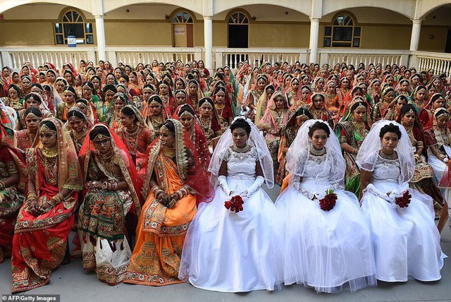 Đại gia Ấn Độ tổ chức đám cưới cho 261 cô gái nhà nghèo, cho cả của hồi môn khi về nhà chồng - Ảnh 5.