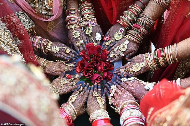 Đại gia Ấn Độ tổ chức đám cưới cho 261 cô gái nhà nghèo, cho cả của hồi môn khi về nhà chồng - Ảnh 8.