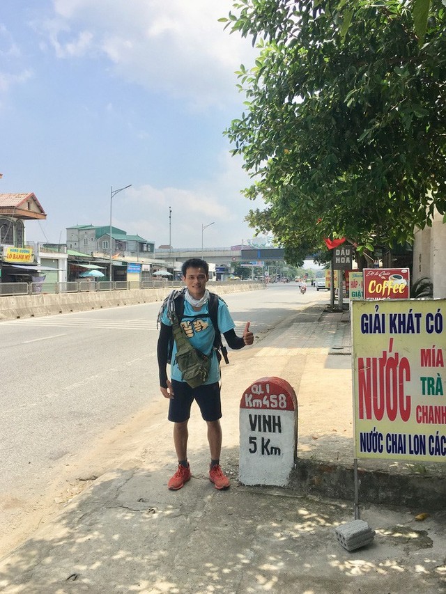 Gặp chàng sinh viên ngoại thương đi bộ từ FTU Hà Nội đến FTU TP.HCM: Mình dùng hết 9 lọ dầu gió suốt hành trình 62 ngày - Ảnh 8.