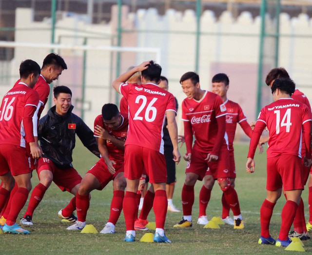  Công Phượng cùng đồng đội cười tươi hết cỡ trong buổi tập đầu trên đất Qatar - Ảnh 3.