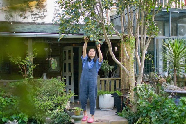  Tất bật nhiều năm tuổi trẻ, người phụ nữ tuổi 40 dành dụm tiền mua căn nhà vườn xinh xắn sống cuộc đời an yên - Ảnh 8.