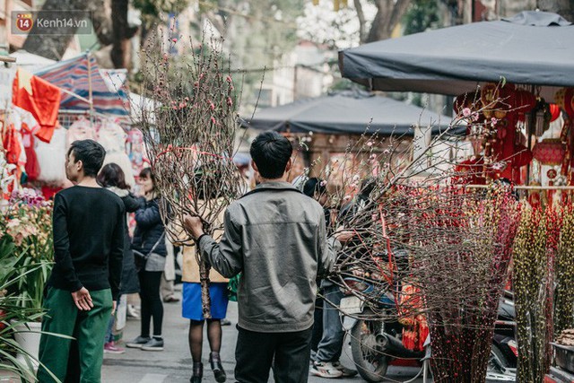 Chùm ảnh: Ghé thăm chợ hoa truyền thống lâu đời nhất Hà Nội - cả năm chỉ họp đúng một phiên duy nhất - Ảnh 5.