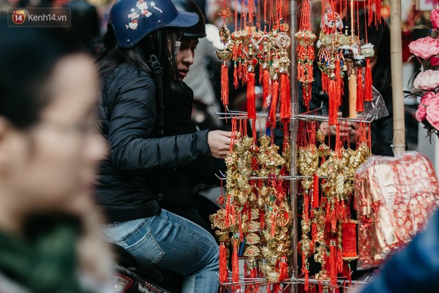 Chùm ảnh: Ghé thăm chợ hoa truyền thống lâu đời nhất Hà Nội - cả năm chỉ họp đúng một phiên duy nhất - Ảnh 11.