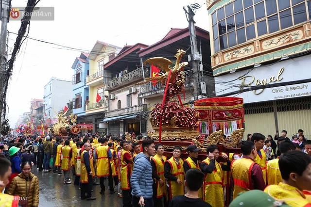 Chùm ảnh: 2 tiếng rước quả pháo dài 6 mét về làng Đồng Kỵ, mở màn mùa lễ hội đầu năm mới - Ảnh 5.