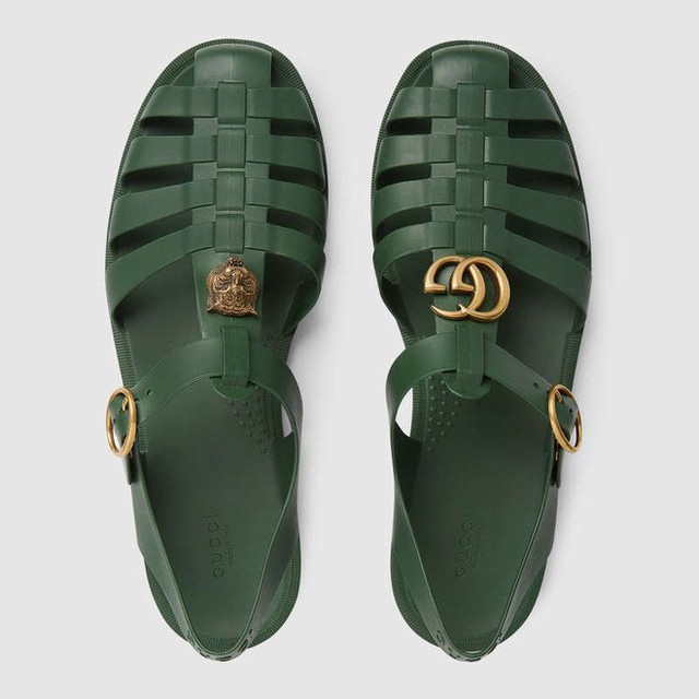 Có giá hơn 11 triệu nhưng hình như sandal của Gucci trông quá giống dép rọ bộ đội của nước ta thì phải - Ảnh 2.