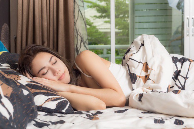 Đừng tưởng cứ nằm xuống ngủ là xong, có nhiều tư thế ngủ mang lại lợi ích cho bạn nhiều hơn bạn nghĩ - Ảnh 4.