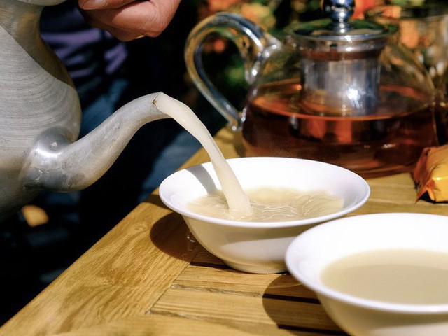  Trà bơ và muối - thức uống phải đi gần 4.000km mới đến nơi, giúp người Tây Tạng tồn tại hàng ngàn năm giữa cao nguyên lạnh giá - Ảnh 4.