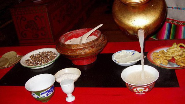  Trà bơ và muối - thức uống phải đi gần 4.000km mới đến nơi, giúp người Tây Tạng tồn tại hàng ngàn năm giữa cao nguyên lạnh giá - Ảnh 9.