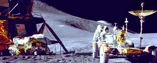 Không thể tin được: Con người xả tới 187 tấn rác trên bề mặt Mặt trăng - Ảnh 1.